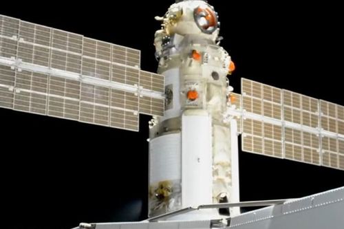 Mô-đun vũ trụ Nga bất ngờ nổ động cơ, đẩy trạm ISS xoay lệch trục