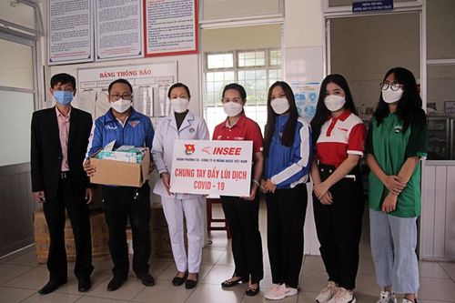 Tiếp nhận đồ dùng trang bị y tế hỗ trợ phòng chống dịch Covid-19