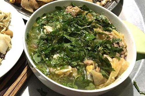 Nộm gà tía tô - món ăn mang hương vị núi rừng