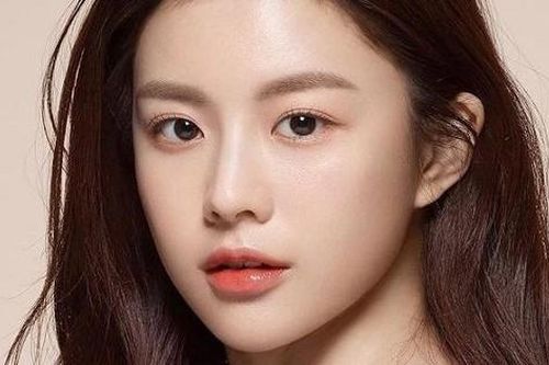 Bí mật động trời phía sau cô gái duy nhất trong K-Biz có khuôn mặt đạt tỷ lệ kim cương