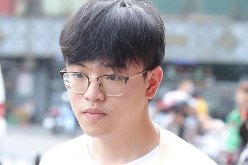 Rapper Gừng đỗ Đại học Kinh tế Quốc dân và Học viện Ngân hàng