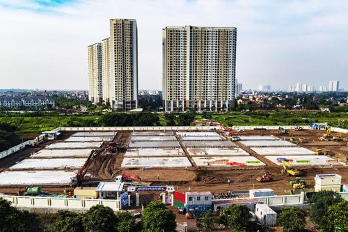 Công trường Bệnh viện Covid-19 dã chiến ở Hà Nội