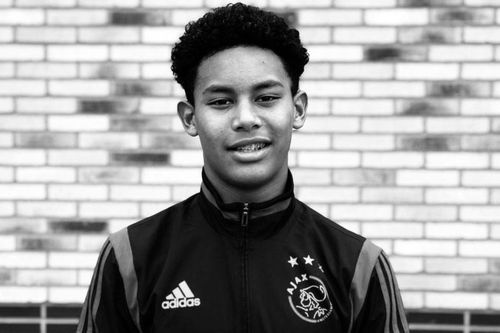 Sao trẻ Ajax qua đời ở tuổi 16