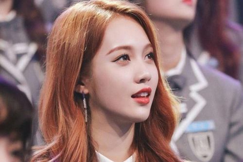Nữ ca sĩ bị đàn em chế giễu vì đi hát 6 năm không nổi tiếng