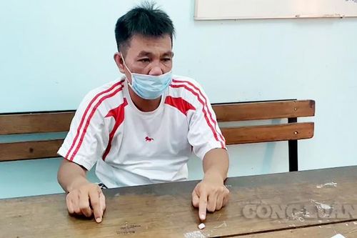 Bắt giữ đối tượng mang ma túy định 'thông chốt' kiểm soát dịch