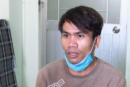Dùng dao tự chế đâm cha dượng tử vong