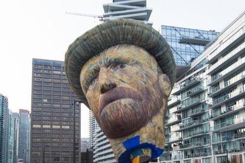 Choáng với khinh khí cầu khổng lồ hình đầu danh họa Van Gogh
