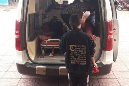 Chém vợ tử vong, người đàn ông dùng dao tự sát