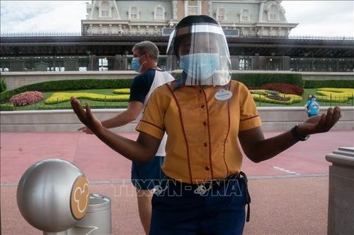 Walmart, Disney thông báo các biện pháp chống dịch mới