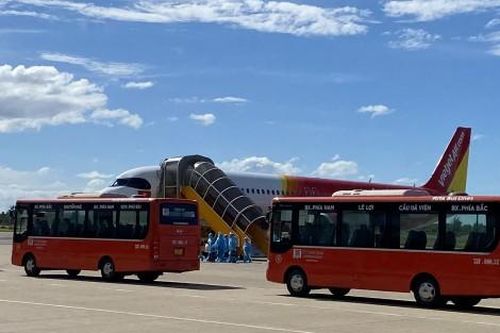 Y tế - Sức khỏe Y tế - Sức khỏe Ghi nhận ca dương tính với SARS-CoV- 2 đầu tiên về từ TP. Hồ Chí Minh bằng máy bay
