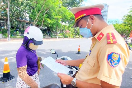 Từ 18h ngày 31/7, người Đà Nẵng ra đường phải có Giấy đi đường đúng mẫu