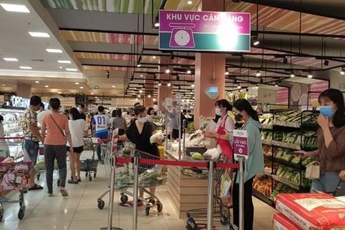 Hà Nội: Người dân đi chợ phải dùng tem phiếu, siêu thị vẫn mua bán tự do
