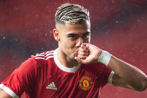 Man United chốt giá bán Pereira
