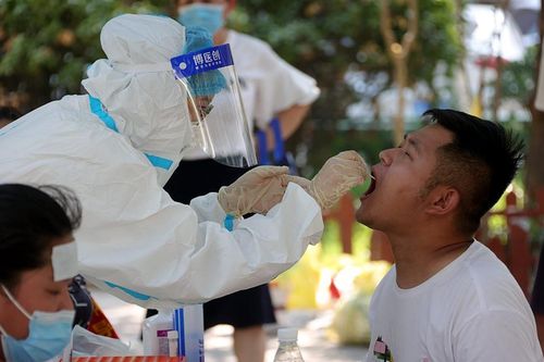 Sau mưa lũ lịch sử, Covid-19 bùng phát ở Trịnh Châu