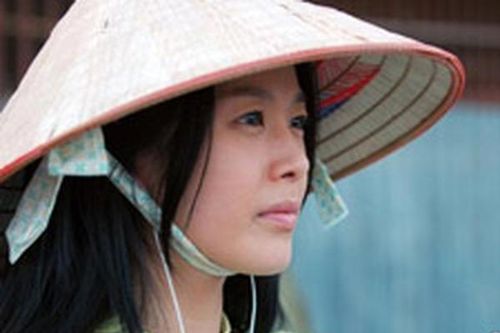 Lee Young Ah tổ chức cưới ở nhà thờ