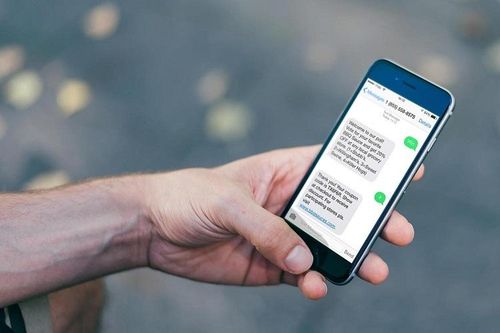 Xem xét hạ giá cước viễn thông để giảm khó khăn cho người dân