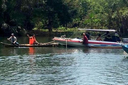 Hai mẹ con tử vong dưới kênh ở TP Thủ Đức