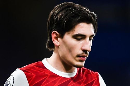 Arsenal trả giá vì sai lầm của Bellerin