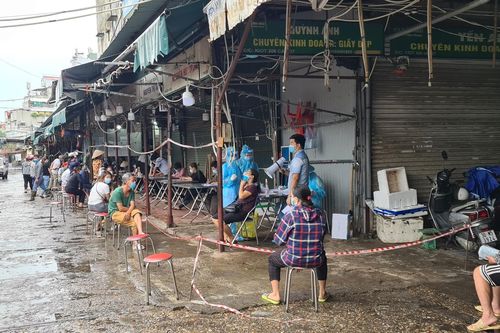 Tạm đóng cửa, phong tỏa chợ Phùng Khoang- Trung Văn