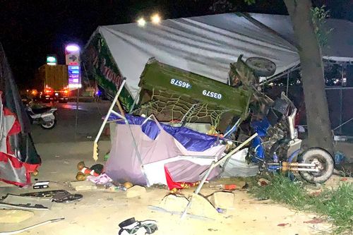 Tai nạn giao thông tại chốt kiểm dịch Covid-19, một người chết, sáu người bị thương
