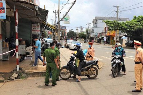 Đình chỉ công tác chủ tịch phường do không thực hiện đúng quy định phòng, chống dịch