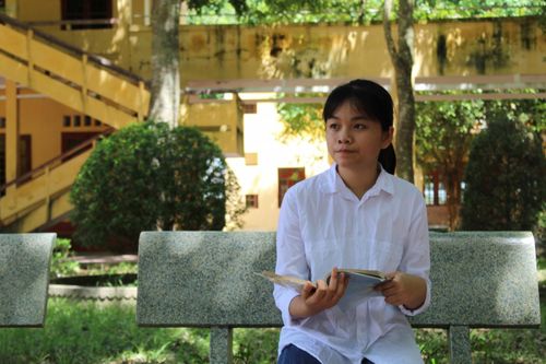 Gia cảnh éo le của nữ sinh xứ Thanh nuôi mơ ước vào đại học