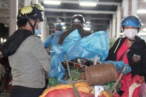 Mặn chát những chuyến 'hồi hương' thời COVID-19