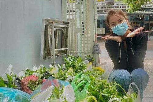 Những cô gái Sài thành gửi thực phẩm thuốc men cho người dân vùng cách ly, phong tỏa