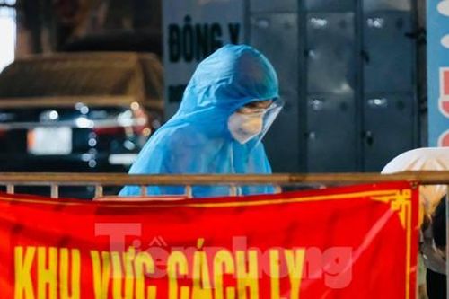 Hà Nội thêm 16 trường hợp dương tính, xuất hiện chùm ca bệnh tại phố cổ