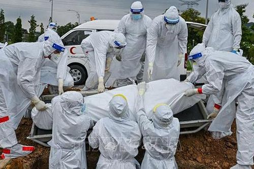 Covid-19: TQ tăng vọt ca nhiễm mới, ĐNA vẫn chìm trong đại dịch