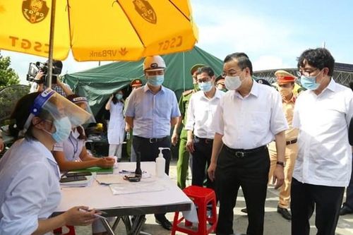 Chủ tịch Hà Nội: Cần hiểu đúng việc giãn cách để kiềm chế dịch bệnh