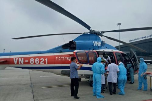 Bay cấp cứu đưa bệnh nhân từ đảo Bạch Long Vĩ về đất liền an toàn