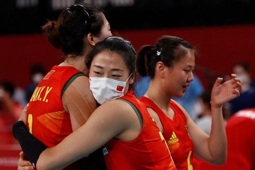 Bóng chuyền nữ Trung Quốc thảm bại ở Olympic 2020