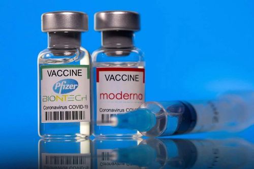 Pfizer và Moderna tăng giá vaccine COVID-19 ở châu Âu