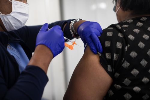 Nước Mỹ đã vứt bỏ tổng cộng 1 triệu liều vaccine