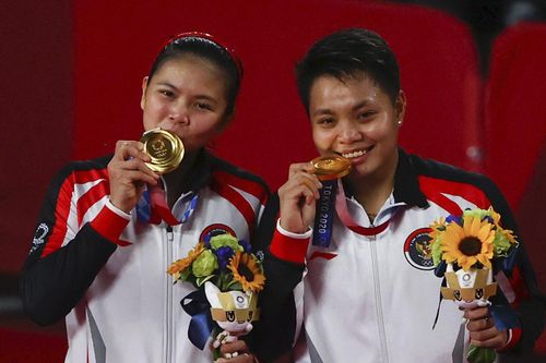 Hai tay vợt Indonesia lập hàng loạt kỷ lục khi giành HCV Olympic