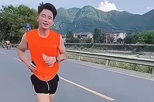 Cãi thua vợ, anh chồng Trung Quốc chạy bộ 30 km về nhà ngoại