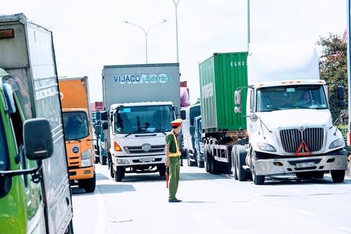 Giữ an toàn tuyến vận tải huyết mạch ở cửa ngõ Hải Phòng