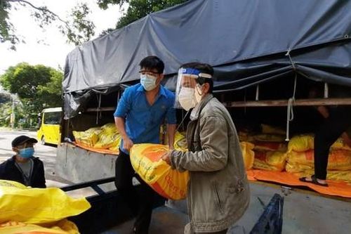 Bộ NN-PTNT chuẩn bị hỗ trợ lương thực cho công nhân ở TPHCM