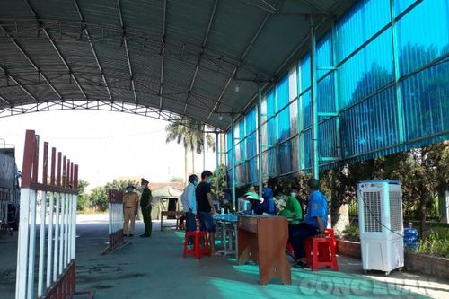 Quảng Ninh: Siết chặt quản lý chợ dân sinh, hàng quán vỉa hè để phòng, chống dịch Covid-19