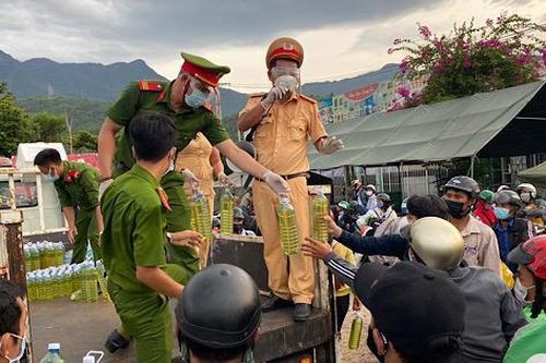 Hỗ trợ tối đa đồng hương ở vùng dịch trở về quê an toàn