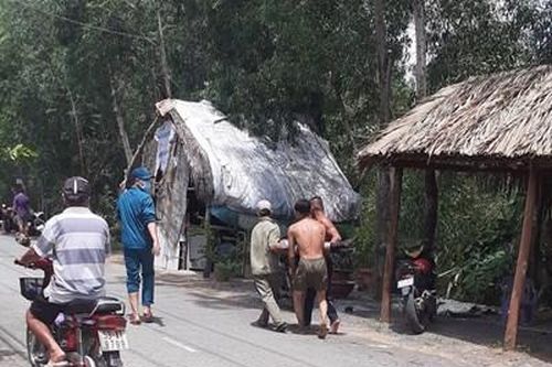 Đau lòng hai mẹ con đuối nước dưới kênh khi đi bắt ốc