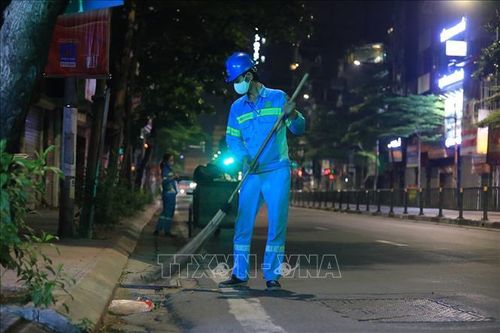 Bảo đảm vệ sinh môi trường Hà Nội trong những ngày giãn cách