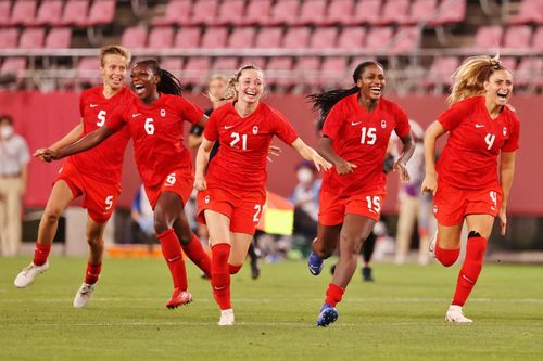 Đánh bại nhà đương kim vô địch thế giới Mỹ, tuyển nữ Canada vào chung kết Olympic 2020