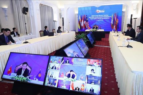 Phiên đối thoại giữa các Bộ trưởng Ngoại giao ASEAN và các Đại diện AICHR