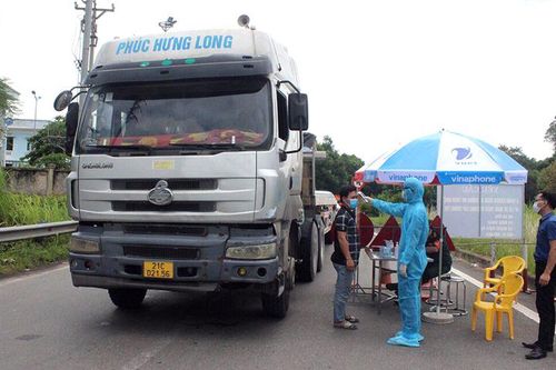 Thông tin về các trường hợp liên quan đến ca mắc COVID-19 trong vụ TNGT ở Hạ Hòa