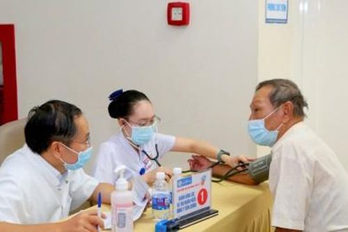 Y tế - Sức khỏe Y tế - Sức khỏe Triển khai tiêm chủng cho người trên 65 tuổi