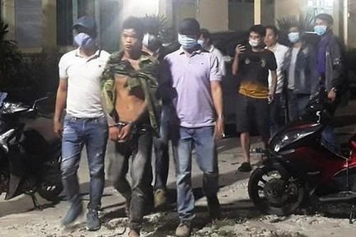 Nghịch tử sát hại mẹ ruột rồi trốn lên núi, nghiện ma túy đá