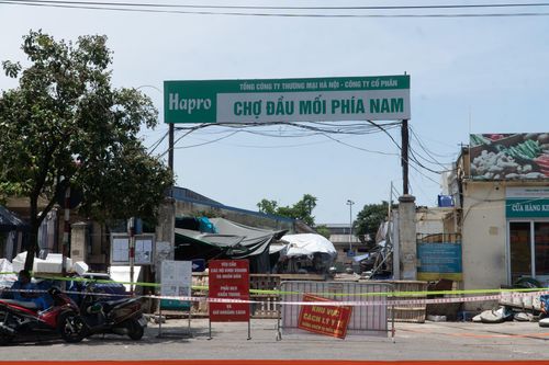 Hà Nội phong tỏa nhiều chợ đầu mối liên quan ca mắc COVID-19