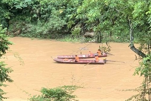 Lào Cai: Mưa lũ khiến 120 nhà dân bị tốc mái, 2 người chết và mất tích